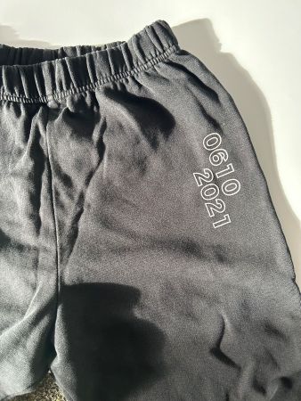 Trainerhose schwarz mit Print