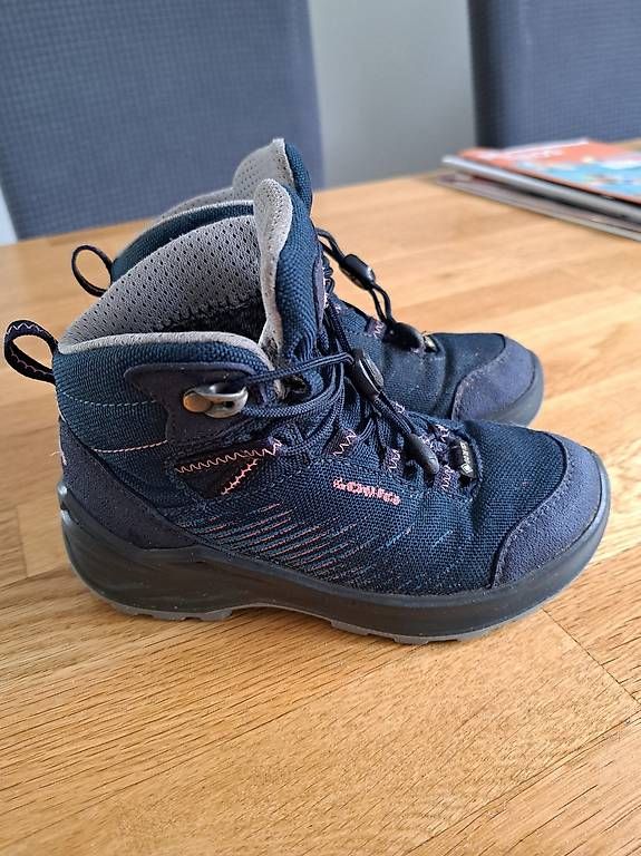 Lowa Scarpe da uomo: Lowa Kinderwanderschuh 28 – Usato da Tann venduto da Monia87 2