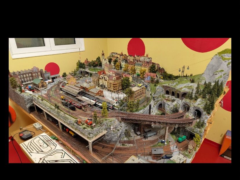 Märklin Modellini di ferrovie: Märklin H0 Modellanlage – Usato da Subingen venduto da Pinkflower 6