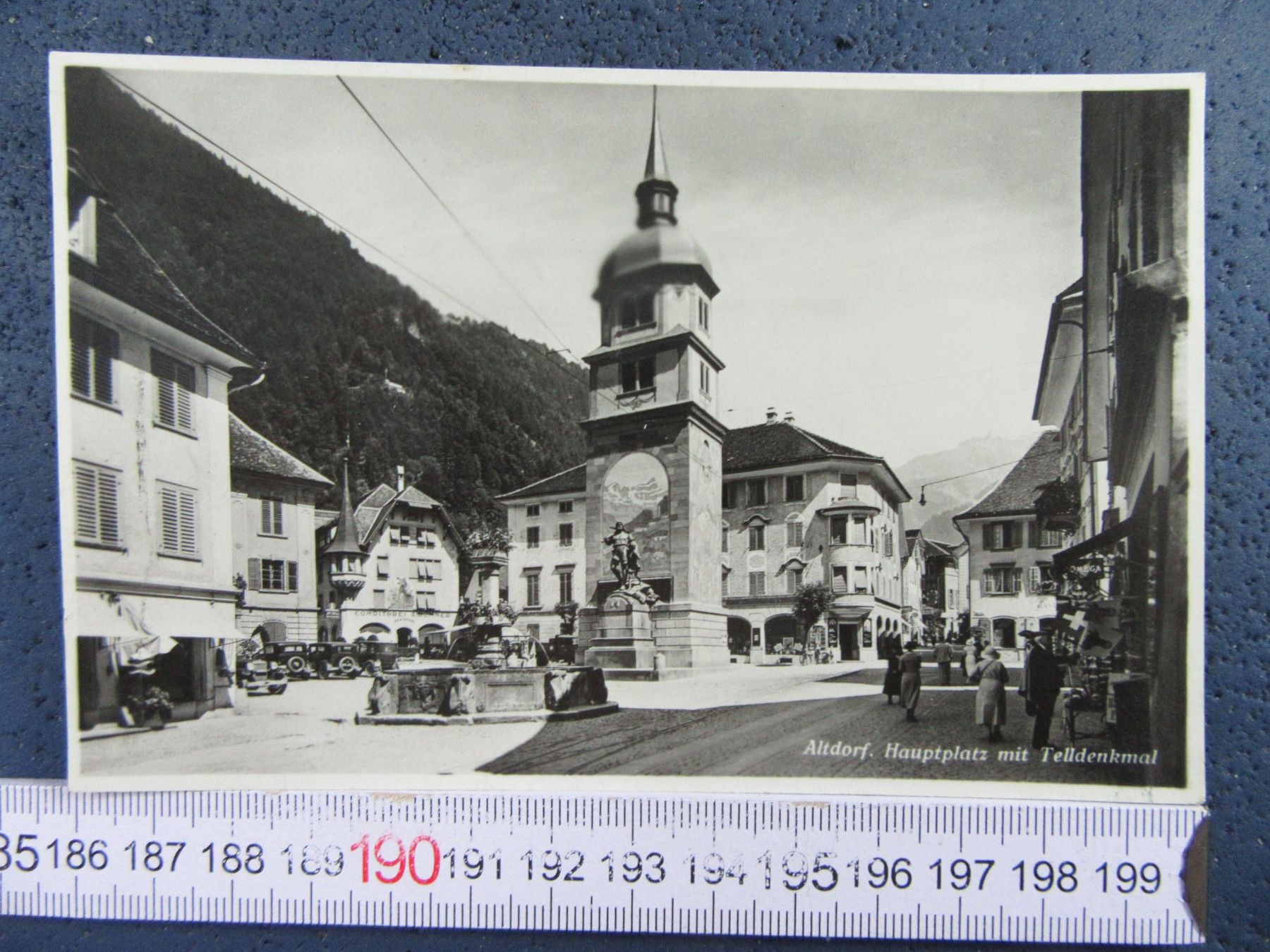 Cartes postales: ALTDOEF HAUPTPLATZ OLDTIMER AUTO'S PARKING TELLDENKMAL 1934 – D'occasion à Ettingen par Hausi4711