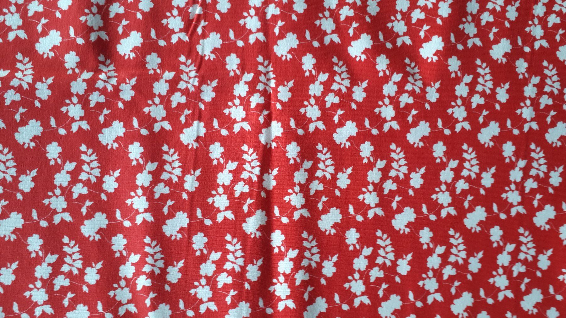 Stoffe: Baumwolljersey Coupon 100x55cm Rot – Neu und originalverpackt aus Steg im Tösstal von J.Kreisl