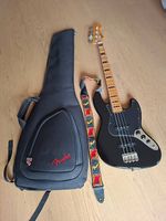 Basso Squier ''Jazz Bass'' nero