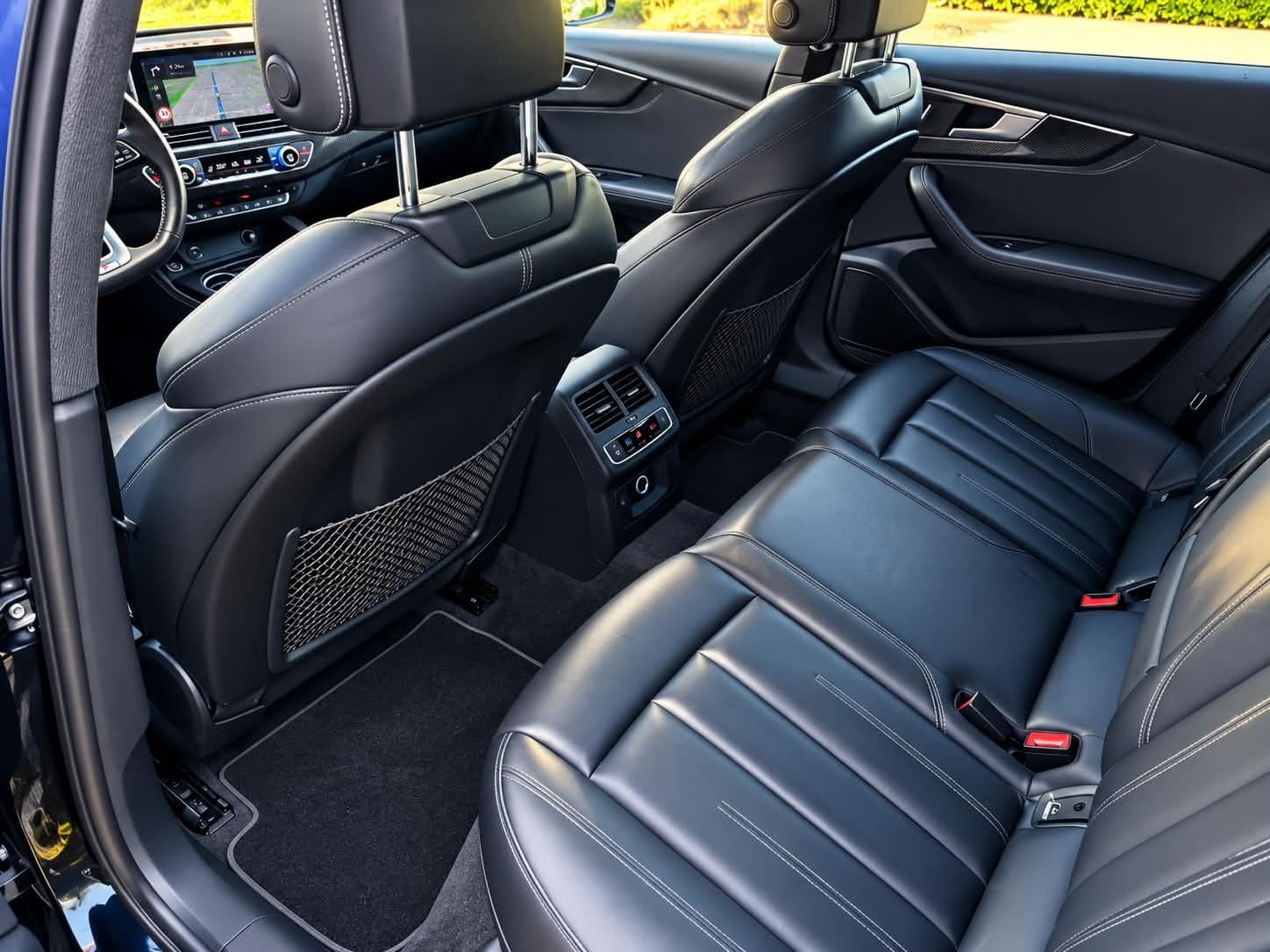 Audi Automobili: Audi A4 S Line Plus Black Edition – Usato da Oetwil am See venduto da mar_v7sq 4