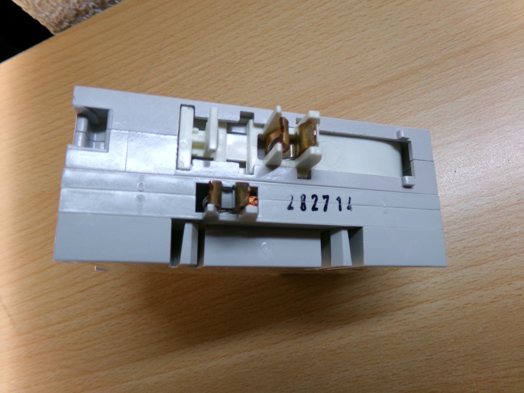 ABB Interruttori: LS C13 mit N-Trenner ABB-smissline-S – Usato da Hombrechtikon venduto da Maloev17 6