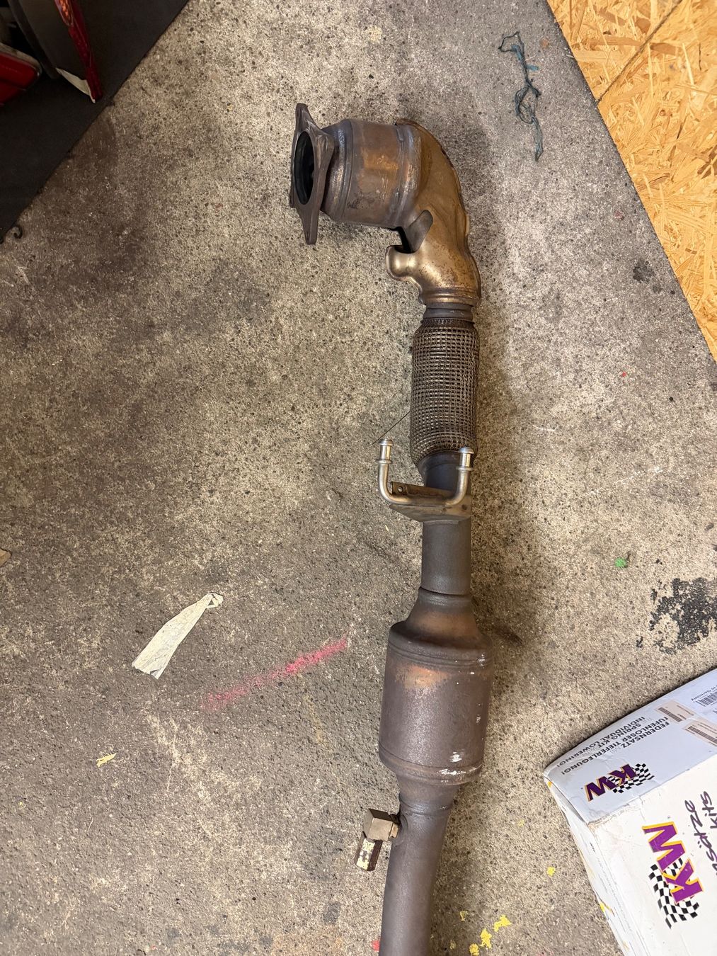 Volkswagen Sistemi di scarico: Golf 6R Downpipe – Usato da Winterthur venduto da Donp_097