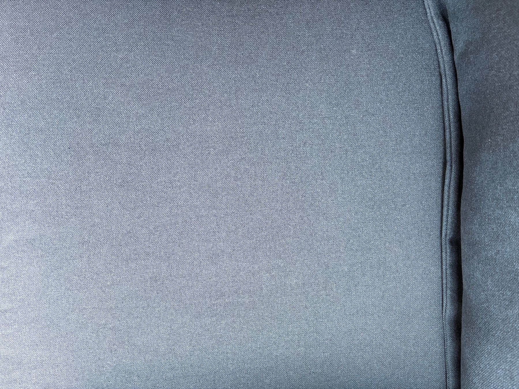 Micasa Divani: Dunkelblaues Sofa mit Holzfüssen – Usato da Zürich venduto da lau_wxy 3