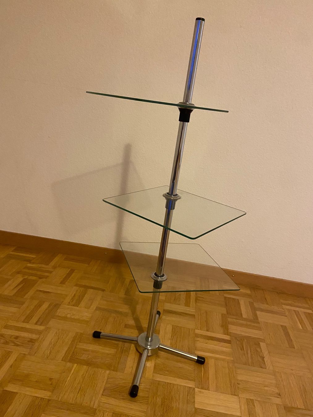 Tavoli: Glas Beistelltisch - verstellbar – Usato da Meilen venduto da rowland534