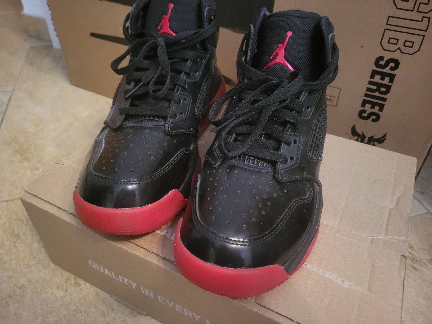 Jordan Scarpe da uomo: Air Jordan Mars 270 Patent Bred – Nuovo (secondo la descrizione) da Buchs SG venduto da cap_qnl6 2
