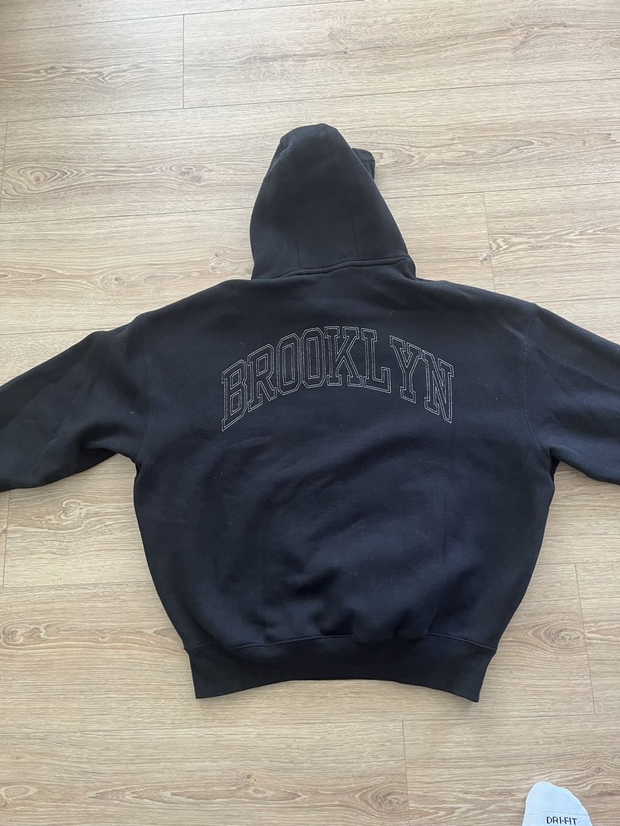 Pull&Bear Maglioni & Felpe: Brooklyn Hoodie – Usato da Oensingen venduto da catching-donuts