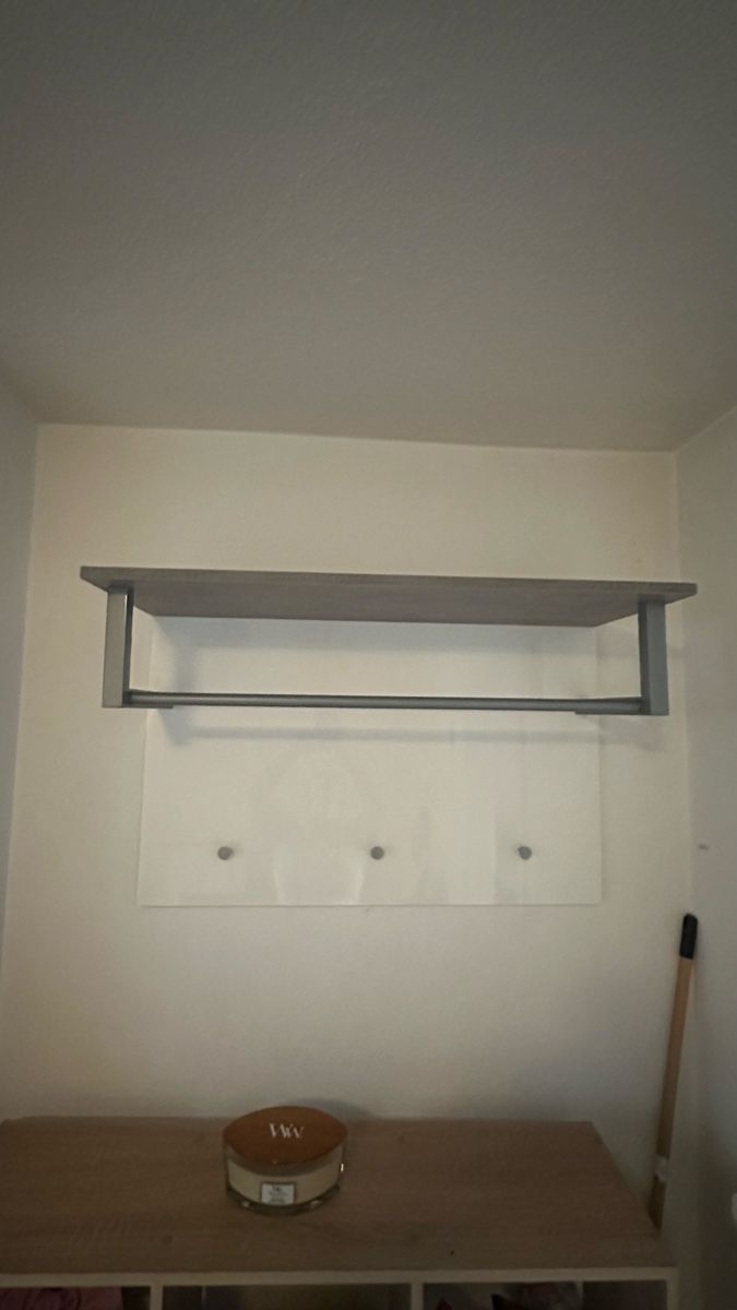 Garderobe: Massive Garderobe Weiss/Grau mit Hutablage & Haken – Gebraucht aus Winterthur von whatdreamz 3