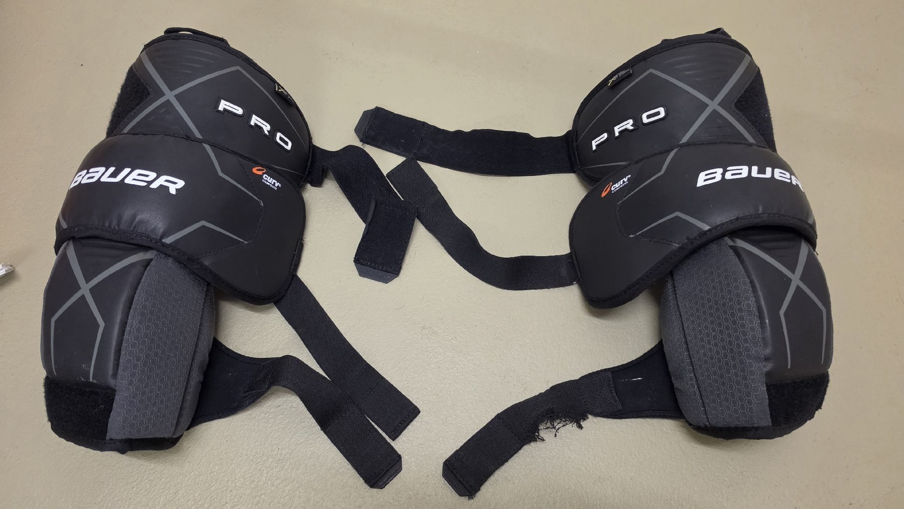 Bauer Protections: Bauer / Brians Torhüterausrüstung – D'occasion à Niederuzwil par Pascha300 7