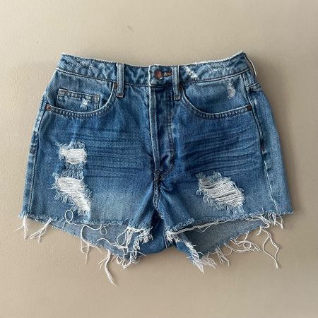 Jeansshorts im Used Look 💙