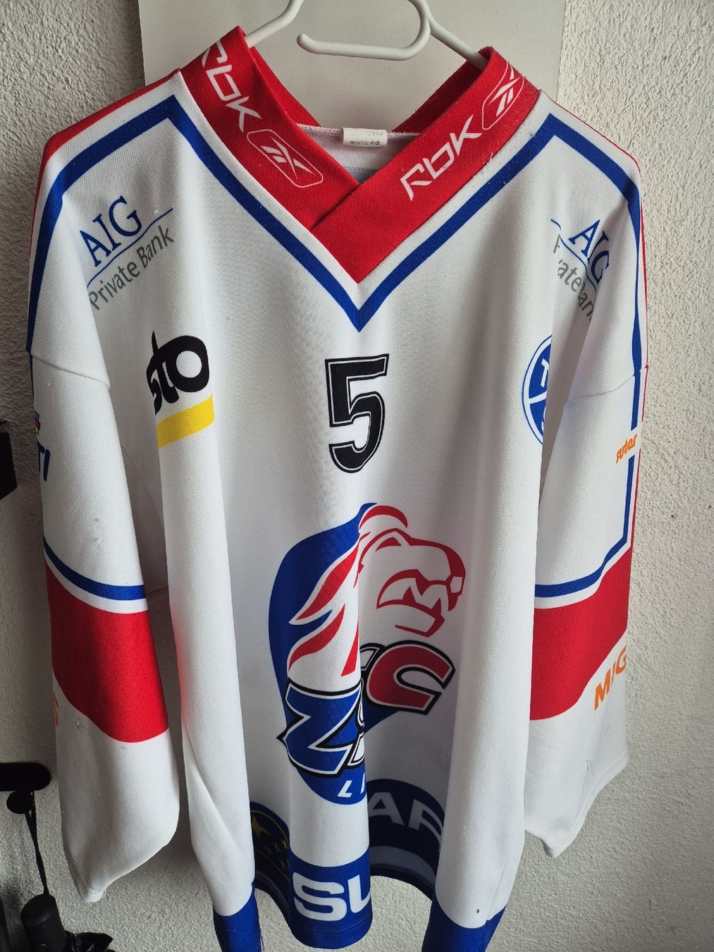 Ancien Maillot De Hockey EHC Basel, Porté Par Gigon (numéro 35) – Vraiment Cool Et En Bon état !