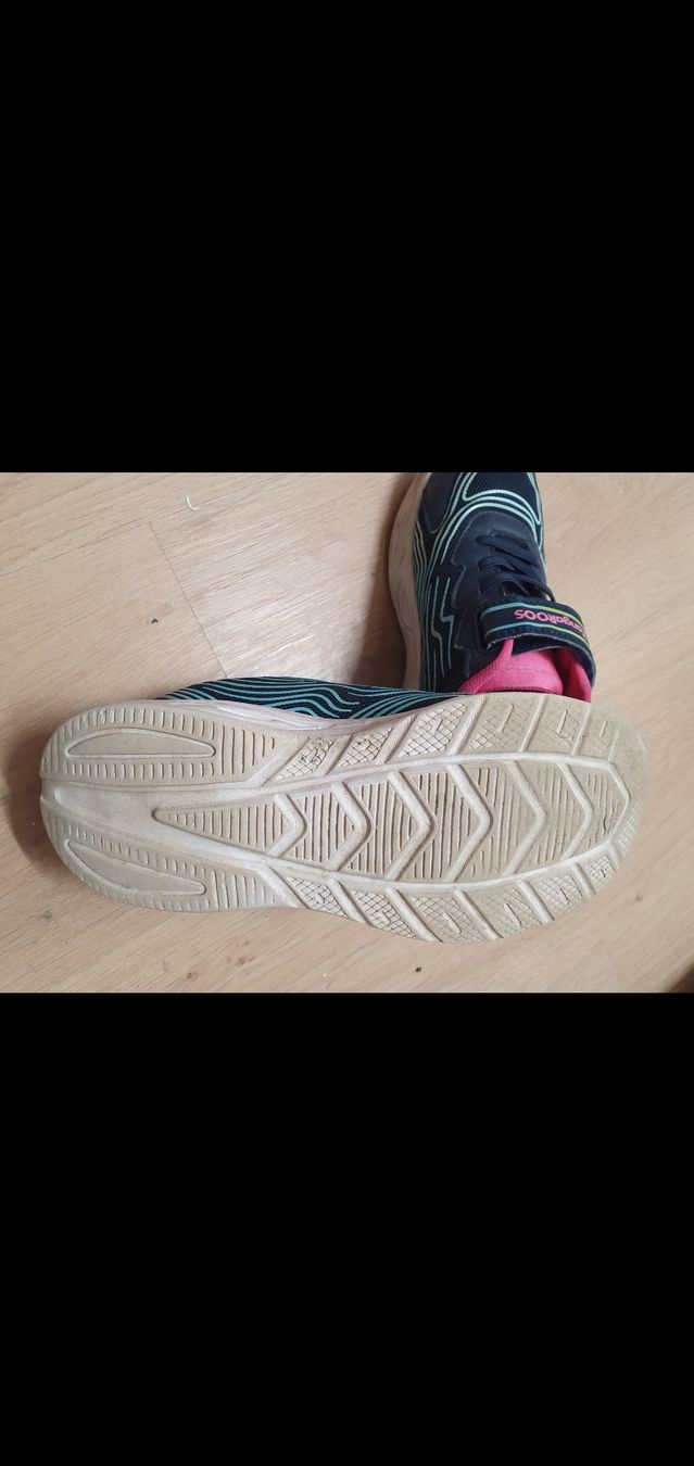 Scarpe per ragazze: Mädchen Kangaroos Turnschuhe Gr 36 – Usato da Niederönz venduto da STI88 2
