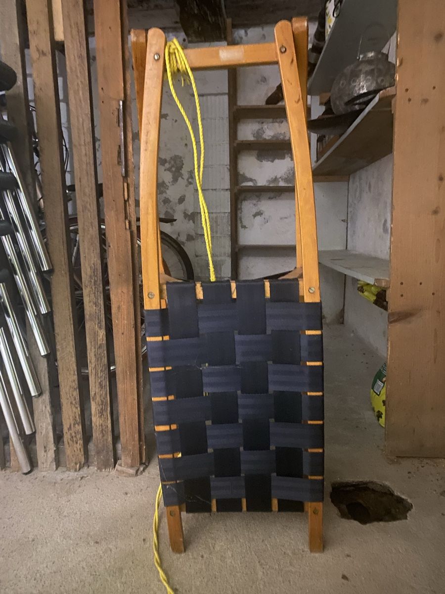 Slitta: Holzschlitten mit schöner Sitzflaeche, Sommerangebot! – Usato da Hittnau venduto da niciturnes