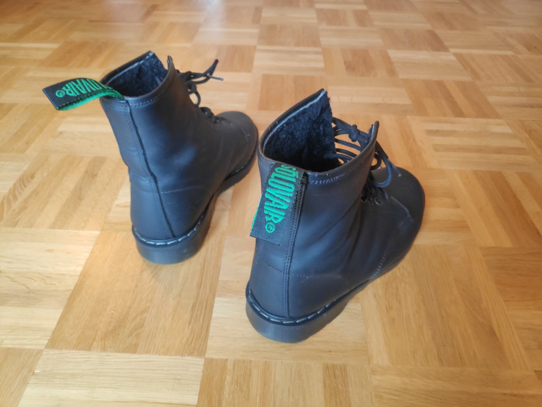 Solovair Herrenschuhe: Solovair - Greasy Shearling Lined 8 Eye Derby Boot - Gr. 43 – Gebraucht aus Bern von anger47 5