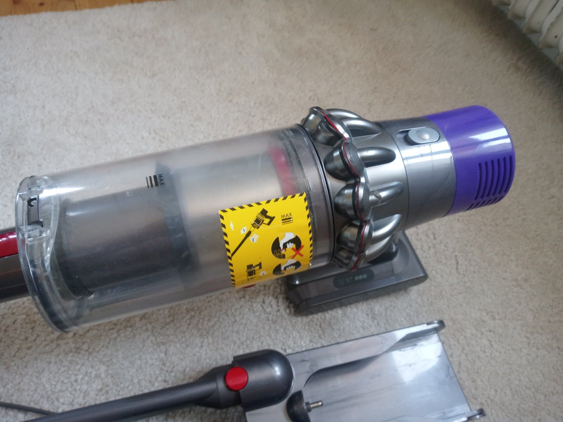 Dyson Aspirateurs & Accessoires: Dyson V10 Staubsauger – D'occasion à Prez-vers-Siviriez par Monija70 3