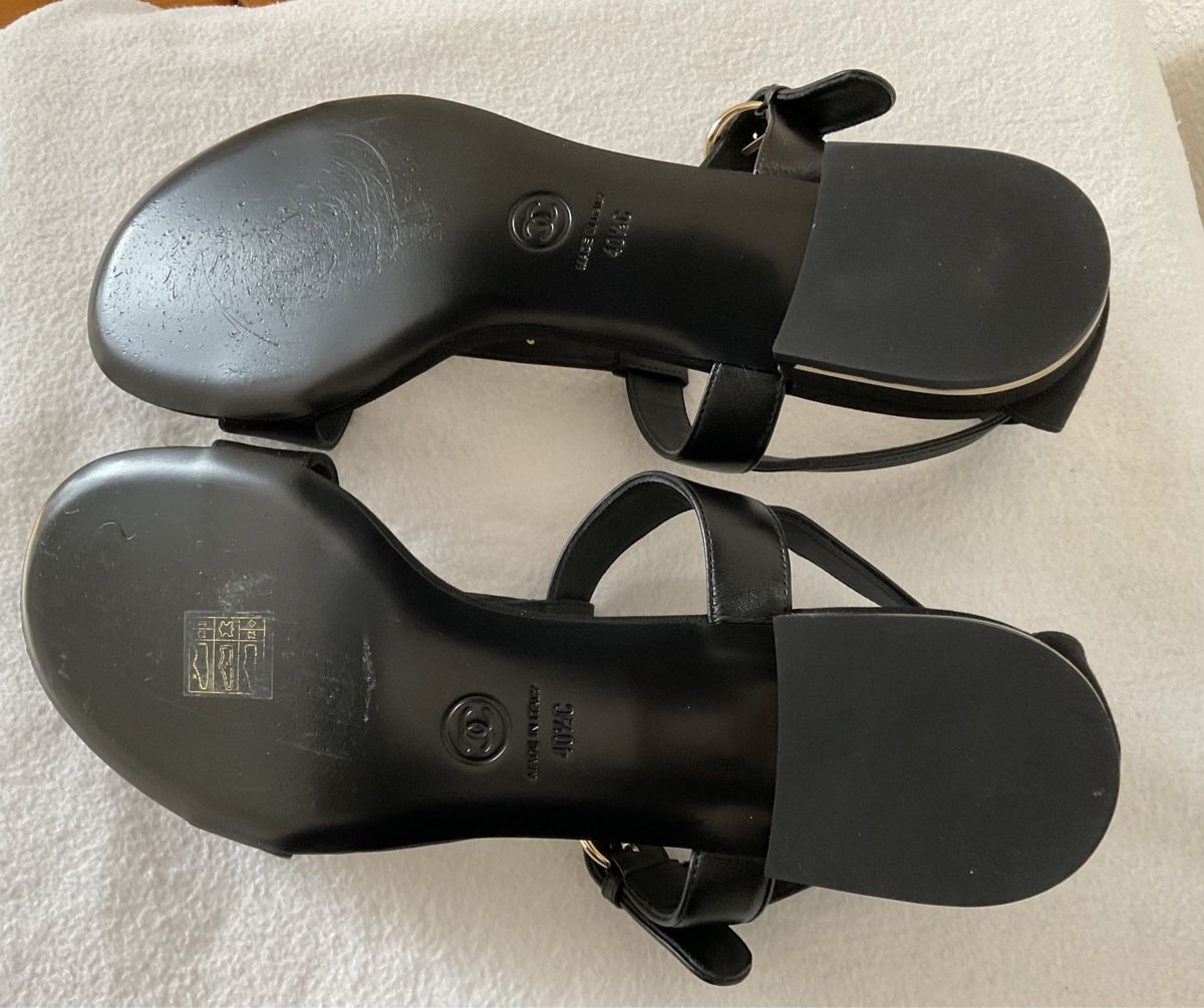 Chanel Scarpe da donna: Chanel : sandales noires – Nuovo e nell'imballaggio originale da Corseaux venduto da Mililaforet75 4