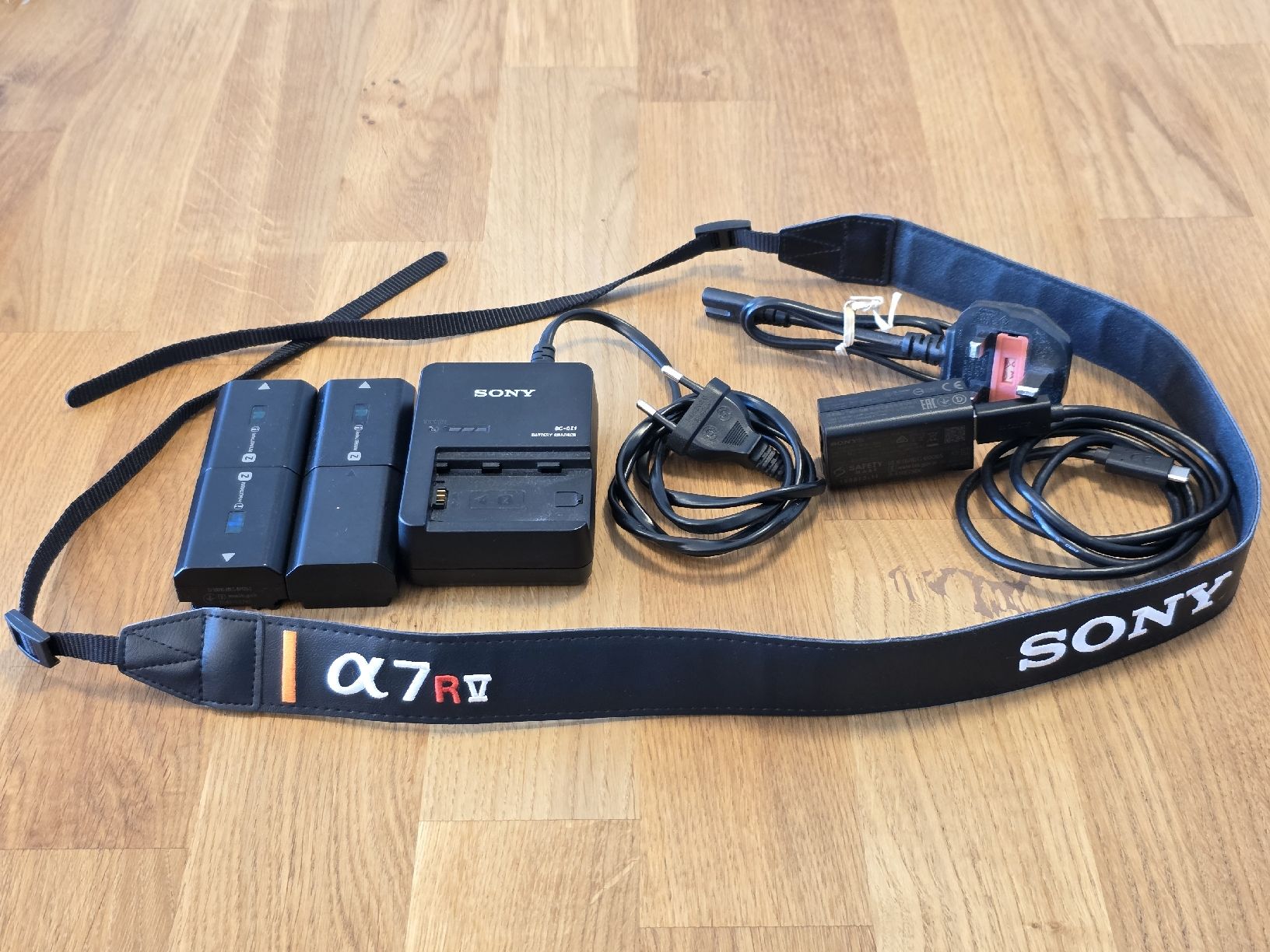 Sony Fotocamera: Sony Alpha 7R V boîtier nu Import – Usato da Bussigny venduto da dbat7 7