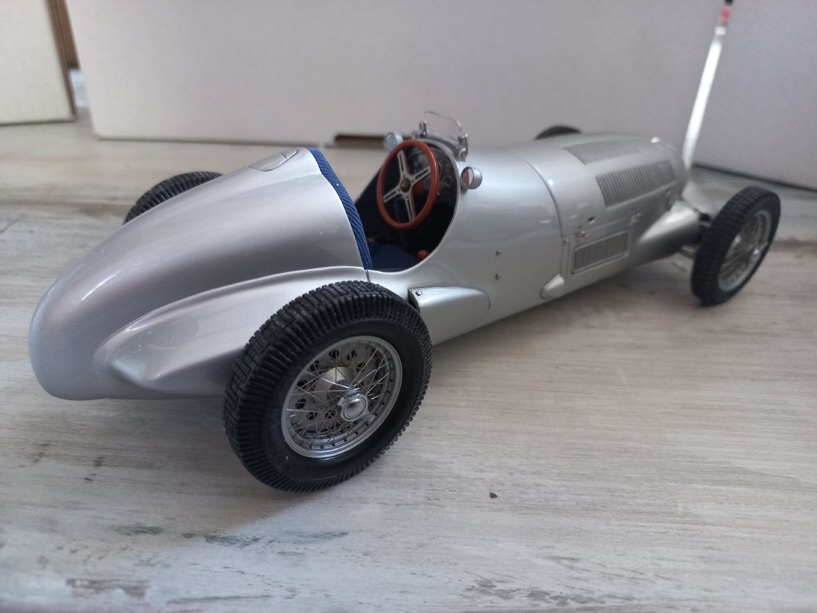 CMC Modellini d'auto: Mercedes W125 1/18 CMC – Usato da Attalens venduto da remy_s00 4