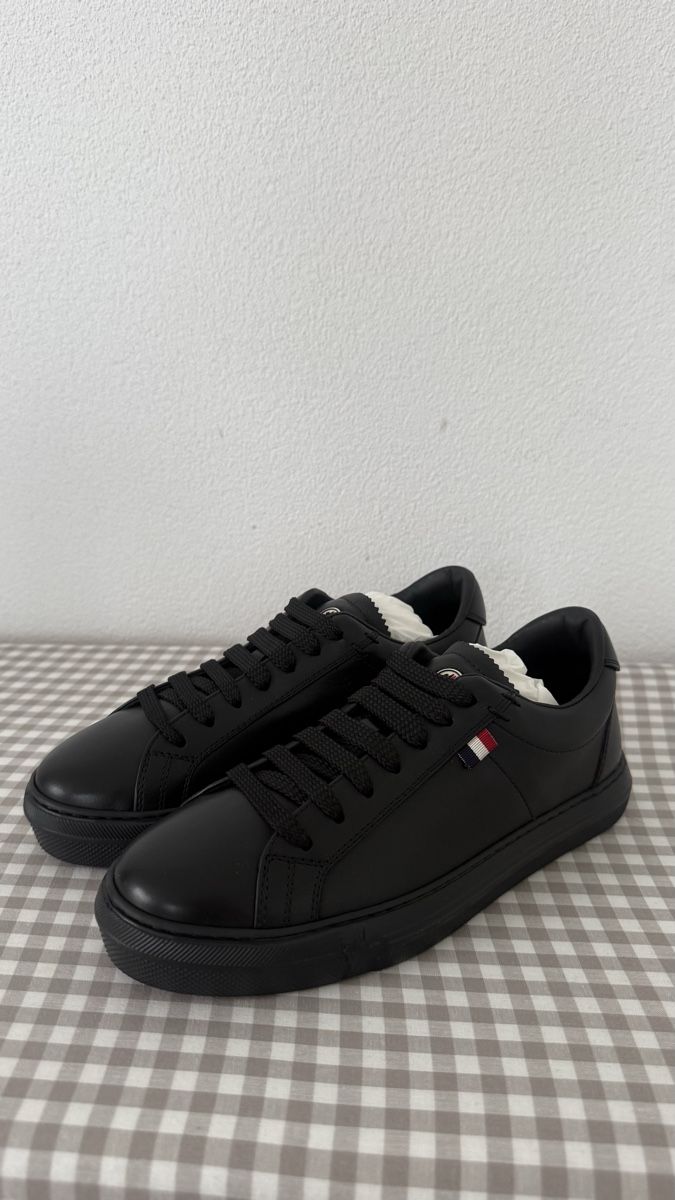 Moncler Scarpe da donna: Moncler Monaco Sneakers Gr.37 schwarz NEU – Nuovo e nell'imballaggio originale da Beringen venduto da kul_98rz
