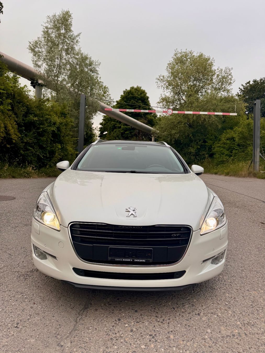 Peugeot Autos: Sehr sparsames Auto – D'occasion à Engelburg par Dsveto 1