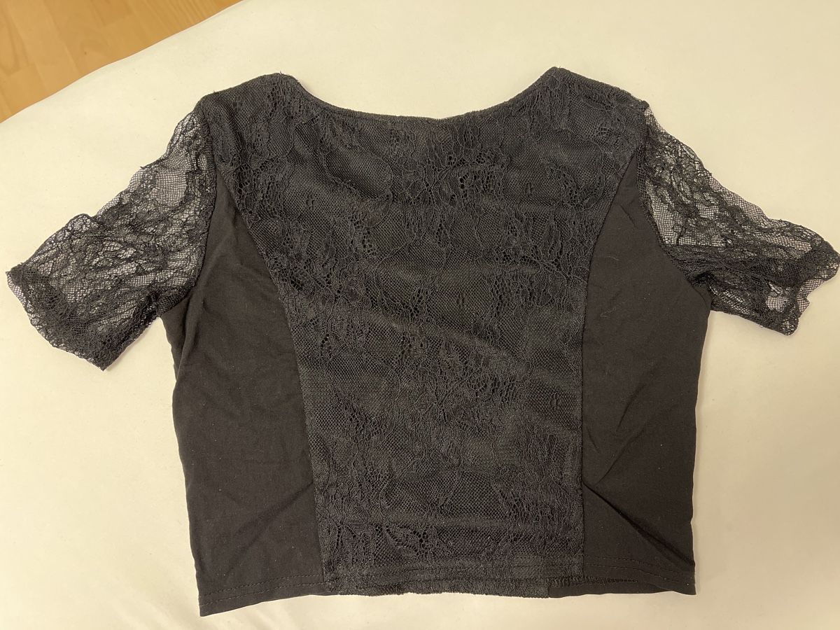 H&M Tops: Schwarzes Crop Top mit Spitze Gr. 36 H&M – Neu (gemäss Beschreibung) aus Thun von Golden-Gate 4