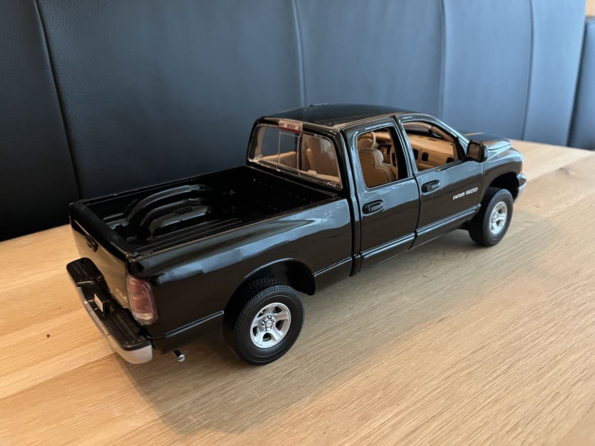 Motormax Modellini d'auto: Dodge Ram Quad cab 1/18 Motormax – Usato da Léchelles venduto da Mlinspiration 2