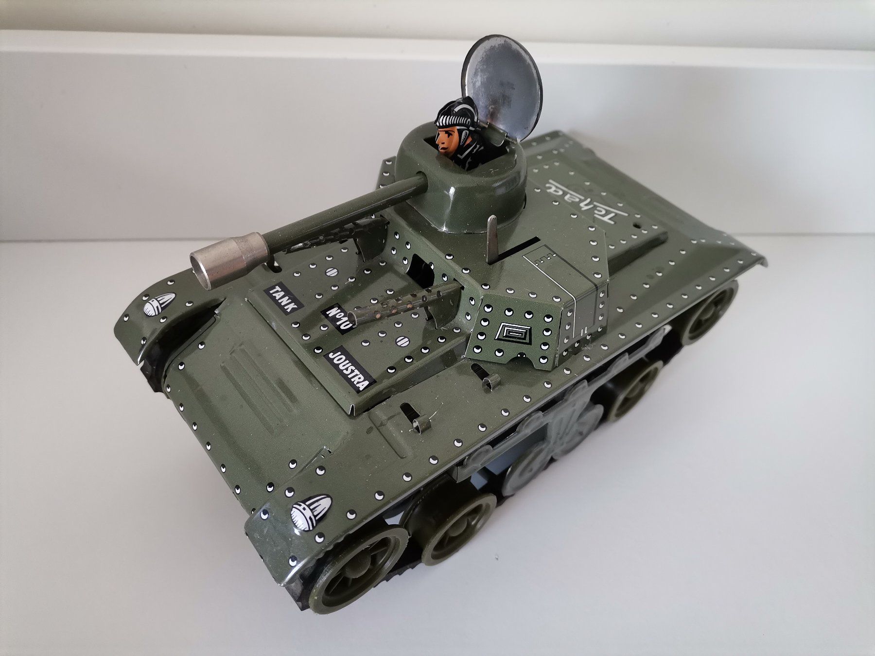 CHAR TANK JOUSTRA JOUET VINTAGE (D'occasion) à FRIBOURG pour CHF 49 – avec livraison | Acheter sur