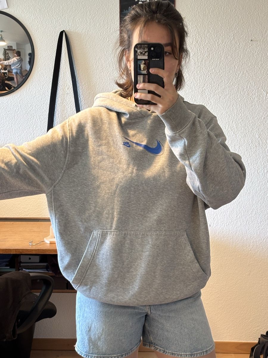 Maglioni & Felpe: NIKE GREY HOODIE – Usato da Küttigen venduto da noa_78fr 3