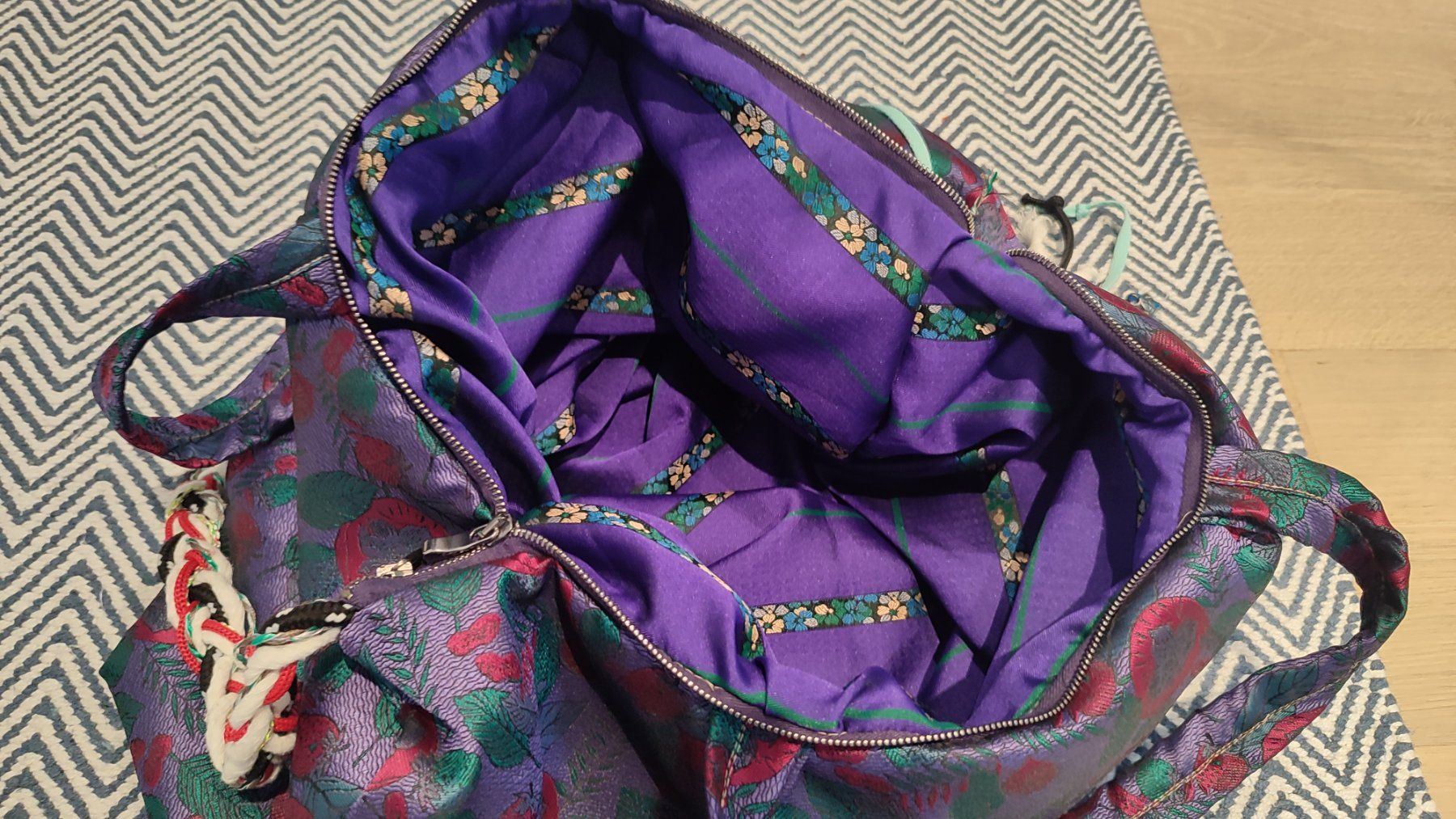 Borse da donna: Schön Stoff Spezieller Tasche. – Nuovo (secondo la descrizione) da Bellikon venduto da MellonCollieMitTwint 1