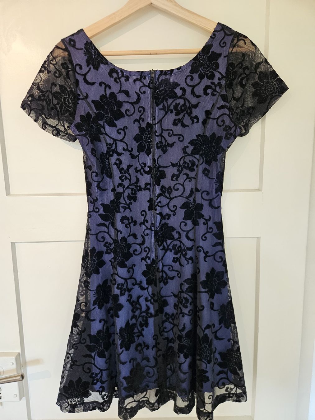 Vestiti: Kleid mit Spitzen - Gr. 36 – Usato da Zürich venduto da corinne.nussbaumer20 1