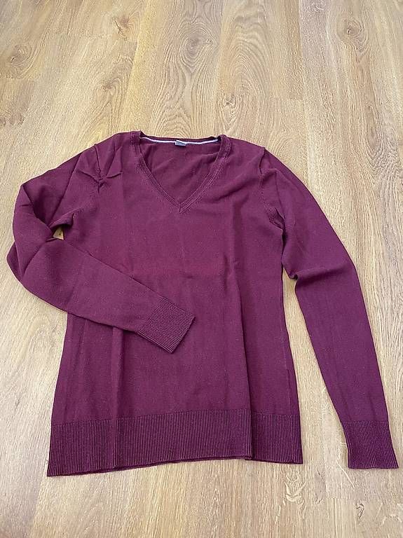 Pulls & Sweat-shirts: BLAUER ROLLKRAGENPULLI / ROTER V-AUSSCHNITT PULLI, GR.S – D'occasion à Alberswil par mina012 2
