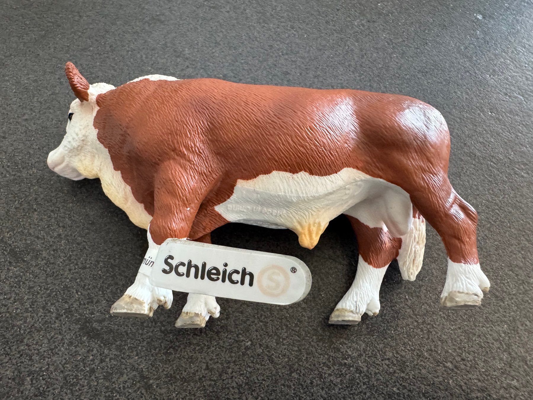 Schleich Statuette: Schleich 13763 "Hereford Bulle "2008" Kunstsofffigur – Usato da Fribourg venduto da tschjoly 4