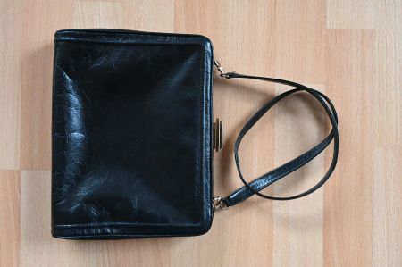 Vintage Handtasche, schwarz, zeitlos elegant