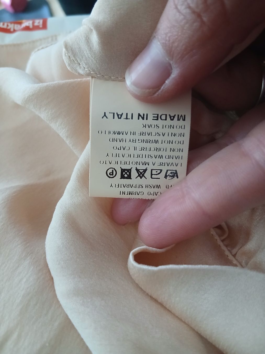 Manila Grace Gonne: Manila Grace Silk Beige Mini Skirt – Nuovo (secondo la descrizione) da Wil SG venduto da tre_g2l7 5