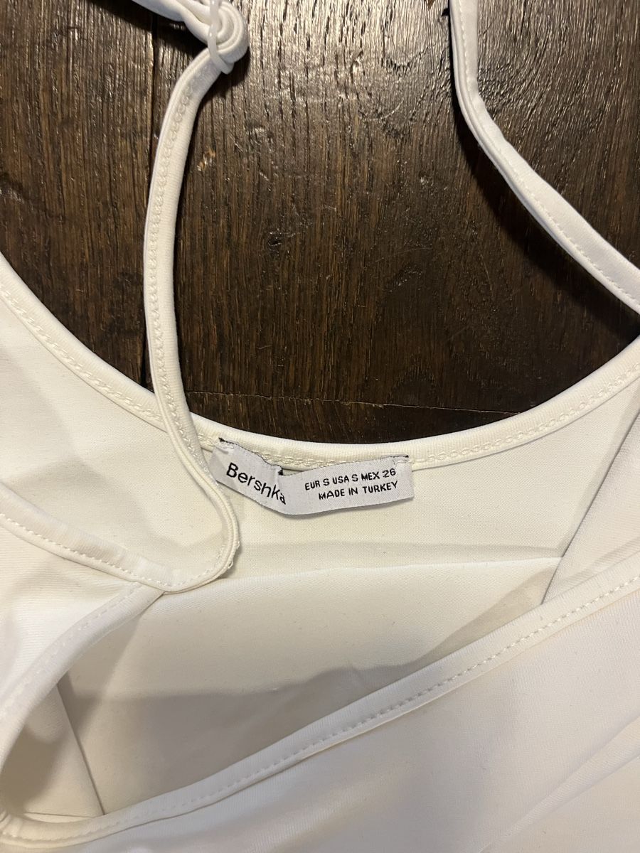 Bershka Robes: Langes weisses Bodycon Kleid – D'occasion à Unterentfelden par ame_tf2n 1