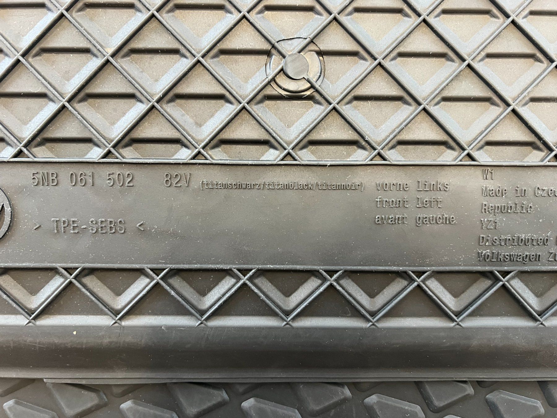 VW Tapis / Bacs: Allwetterfussmatten – D'occasion à St. Margrethen SG par Pitdust 1
