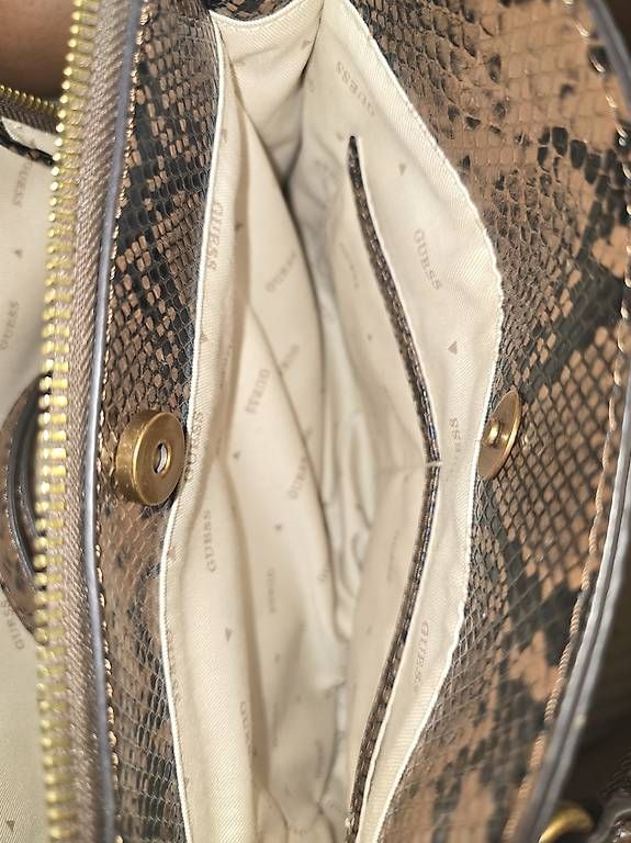 Sacs femmes: Guess Handtasche Schlangenleder Optik – D'occasion à Grenchen par sja_klm2 3