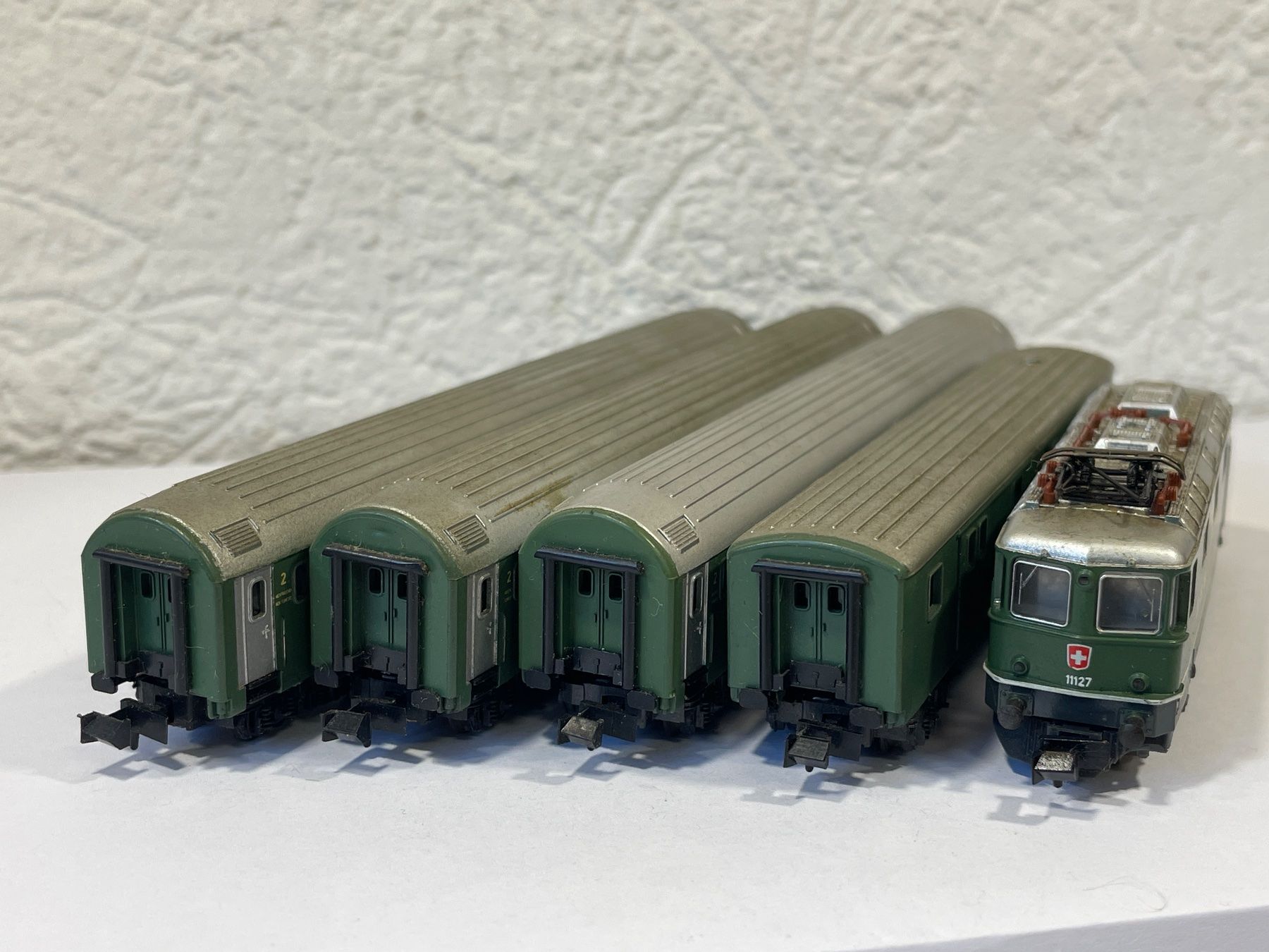 Trix Modellini di ferrovie: Minitrix SBB 5 teiliger Schnellzug RIC UIC-X – Usato da Wilderswil venduto da Modellbahn-Shop-Moll 5
