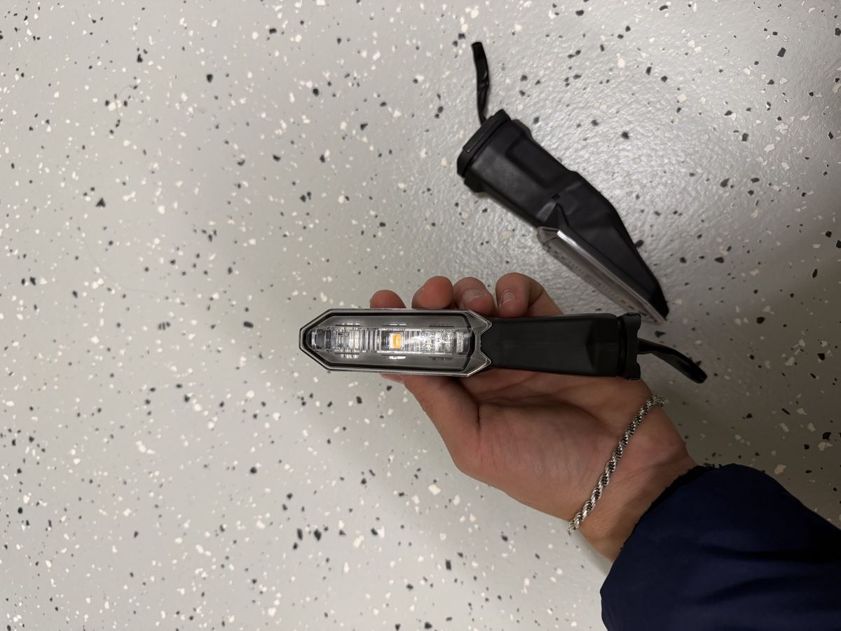 Kawasaki Tutti i ricambio per moto: Originales Z900 Blinker Paar, Schwarz – Nuovo e nell'imballaggio originale da Bazenheid venduto da AllesDirekt 1