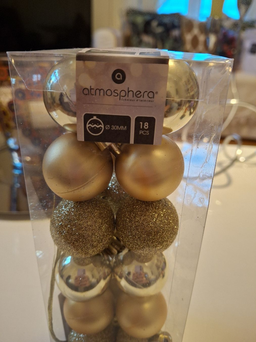 Tutte le decorazioni: 18 boules de Noël dorées  – Nuovo e nell'imballaggio originale da Lausanne venduto da Cognitia 1