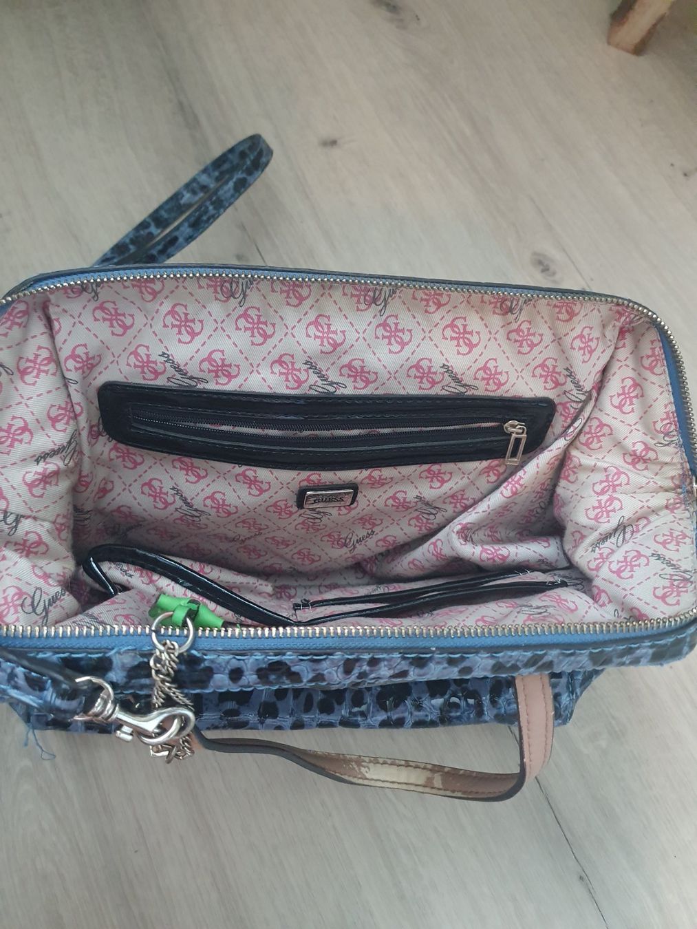 Guess Sacs femmes: Handtasche Leopard print, Guess – D'occasion à Nussbaumen AG par jul_t76k 1