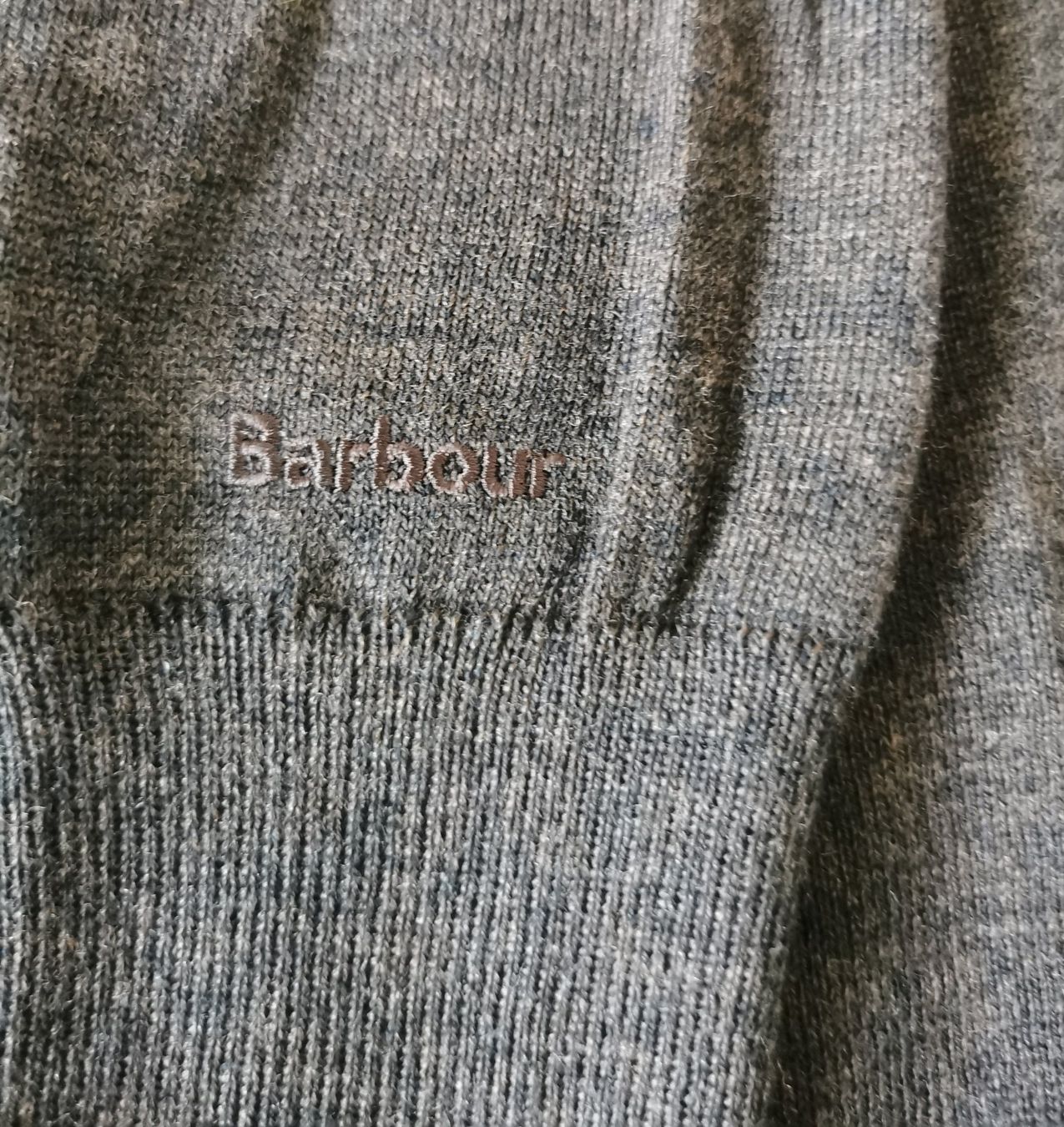 Barbour Maglioni & Felpe: Dunkelbrauner Wollpullover von Barbour mit V-Ausschnitt – Nuovo (secondo la descrizione) da Birsfelden venduto da dsc_f8gx 3