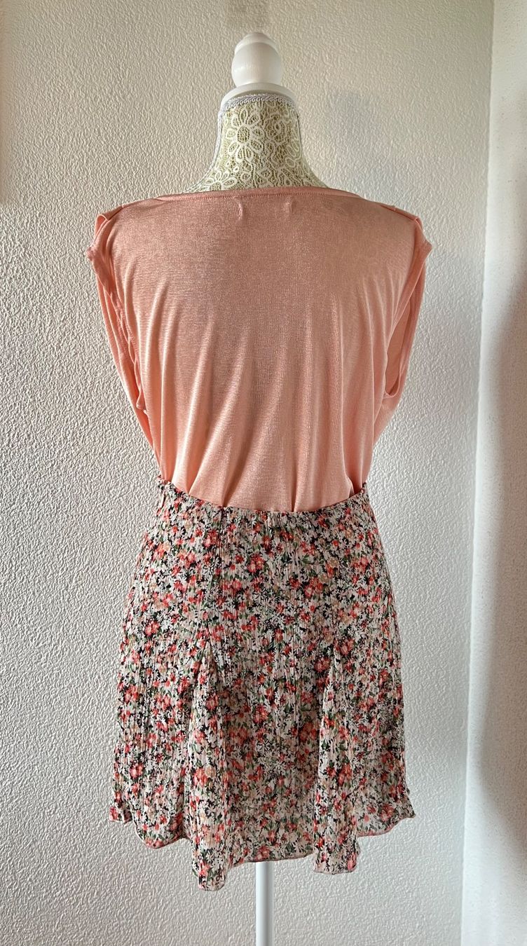 Tops: Pink cowl neck top with a flowy fit – Gebraucht aus Otelfingen von houseofstae 2