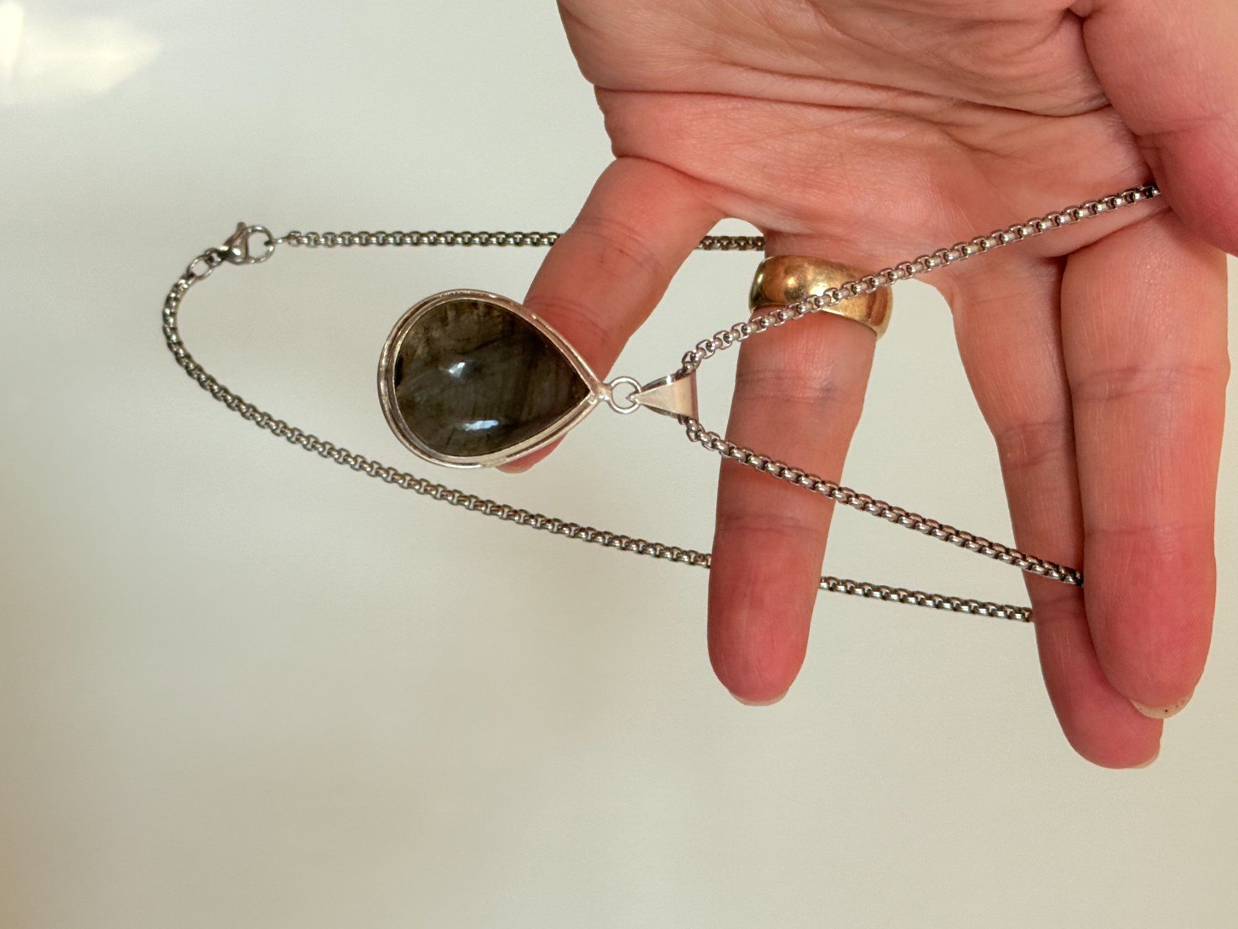 Catenine: Collier Labradorite - Élégance discrète ✨ – Nuovo e nell'imballaggio originale da Genève venduto da AGBERG 5