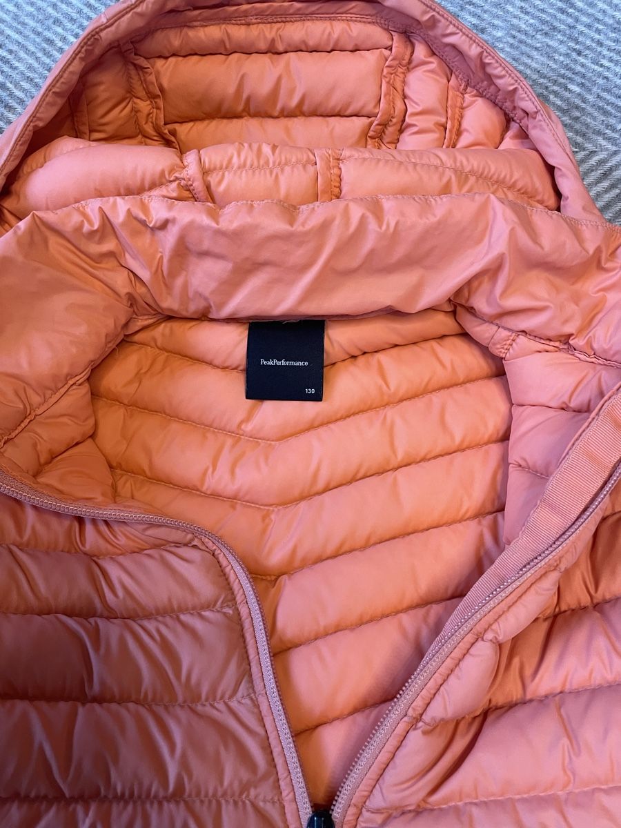 Peak Performance Vestes: Peak performance Down Jacket gr. 130, 8-11 JA wert 300,- – D'occasion à Männedorf par iza04 2