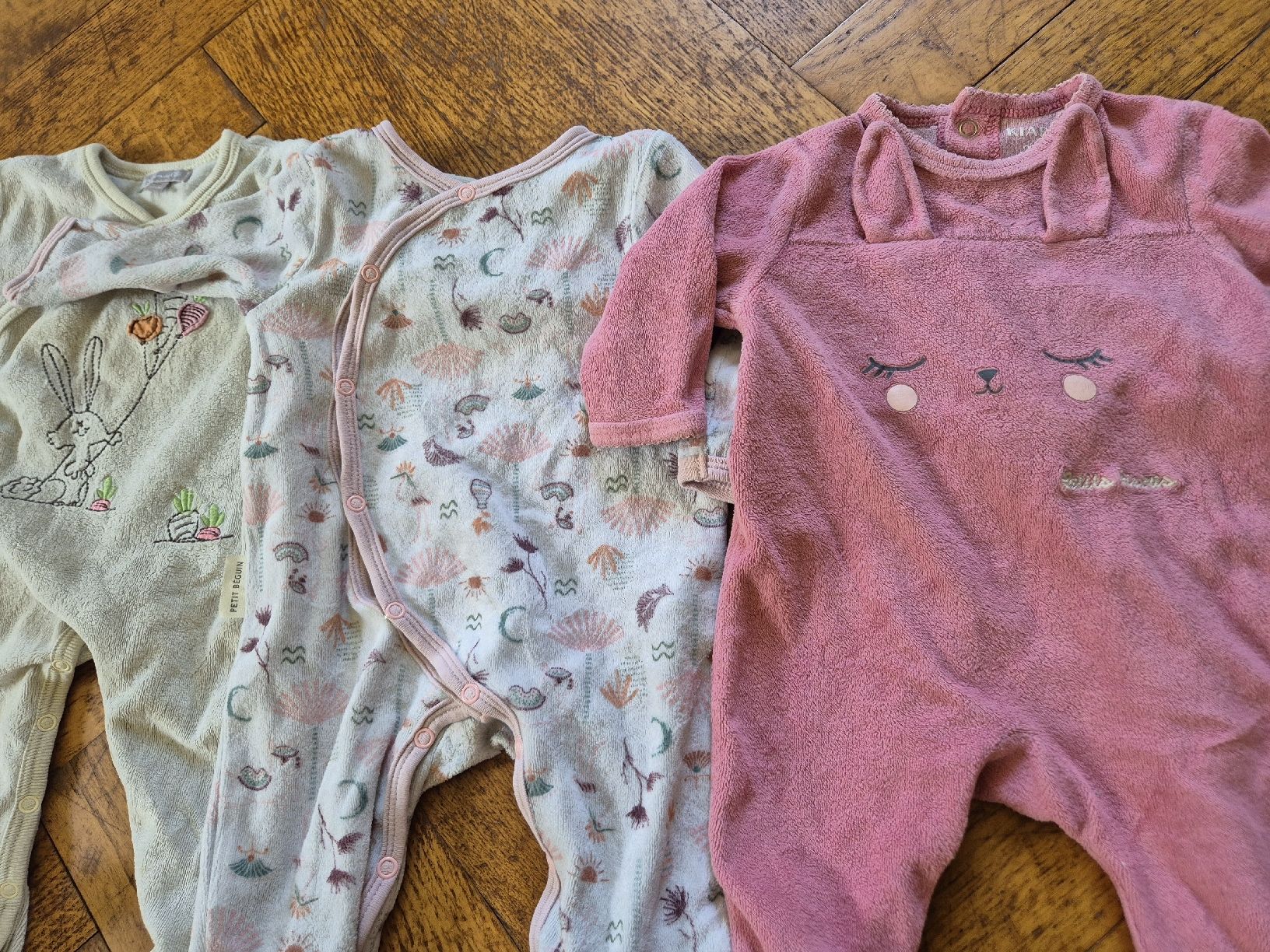 Kleiderpakete & -sets: Lot de 3 pyjamas bébé chauds et confortables, taille 62 – Gebraucht aus Yverdon-les-Bains von somiou 1
