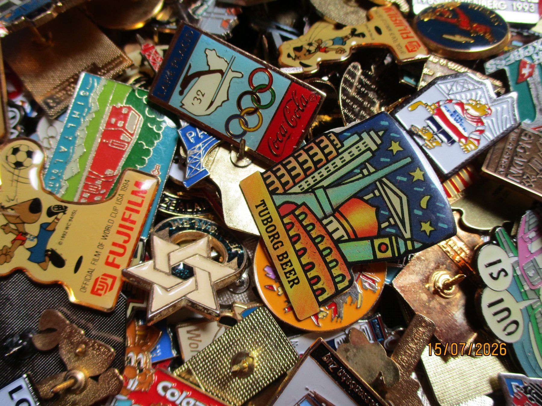 Placchette & Badge: 4.2 Kilo Pin Bunt gemischt Sammlung – Usato da Felsberg venduto da sanwill 4
