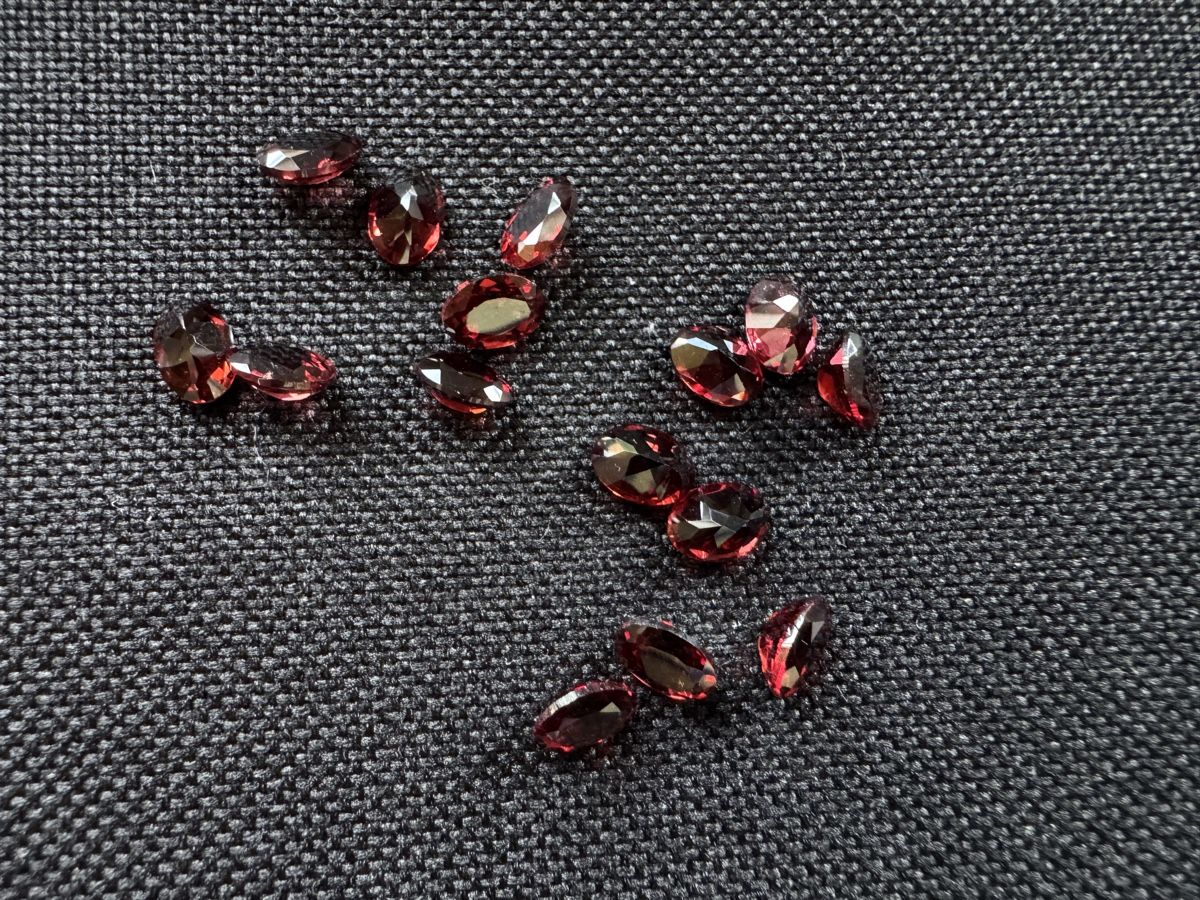 Edelsteine: Mosambik Granat 5x7mm – Neu und originalverpackt aus Wängi von Horus_Stone 1